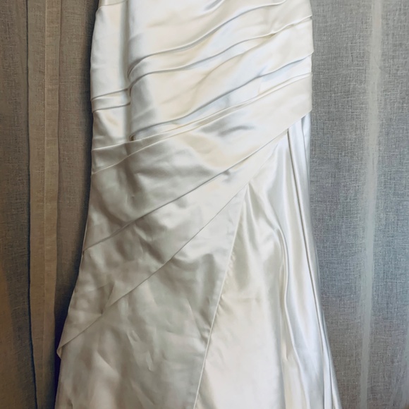 Wedding Dress - Picture 4 of 6